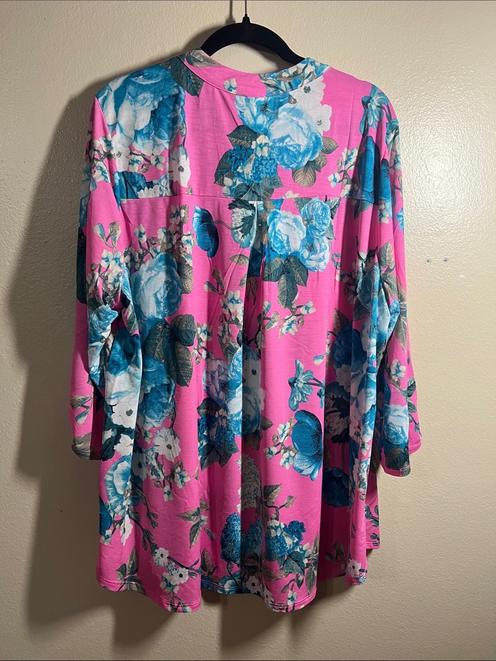 Dear Scarlett Pink Floral V-Neck Roll-Sleeve Tunic - Picture 5 of 6
